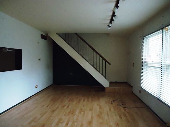 4th image of 322 Mallard Ct #322