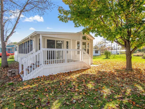 16 Pike Circle, South Hero, VT 05486