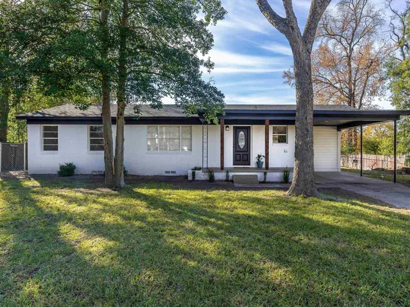 207 W Adams St, Overton, TX 75684