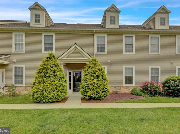 214 Springmont Dr, Wyomissing, PA 19610