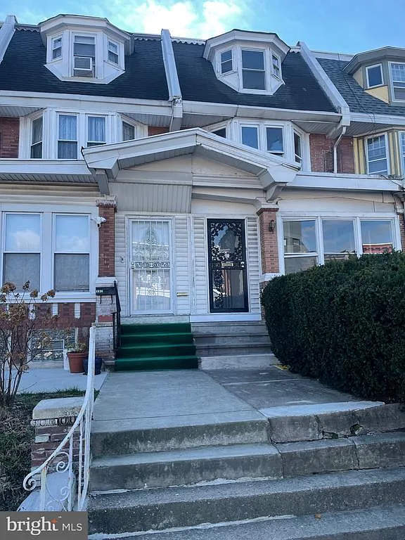 6 bed, 2.0 bath, 2240 sqft, $2,650 — Photo 1