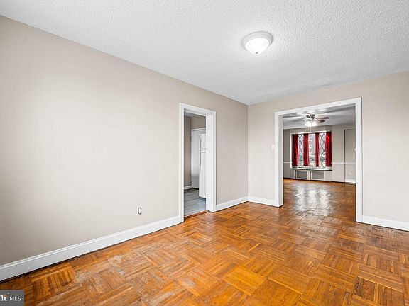 5th image of 261 N Wycombe Ave