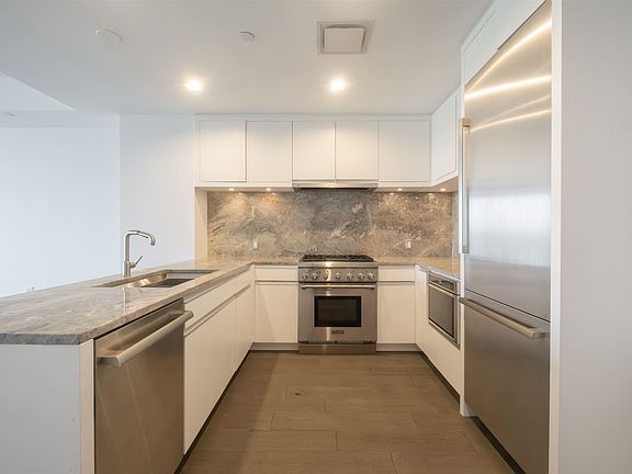 3rd image of 320 Adolphus Ave #802