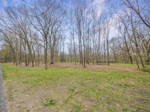 6029 Far Hills Way, Kalamazoo, MI 49009