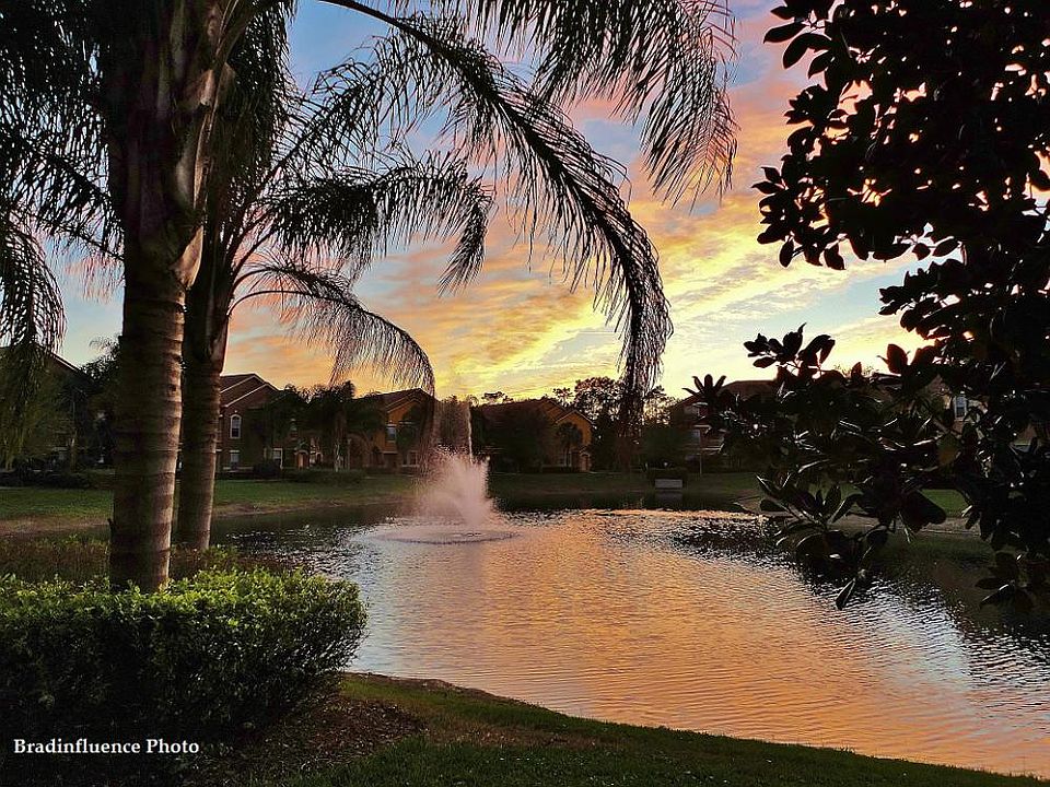 Sunset on the pond at Mirabella