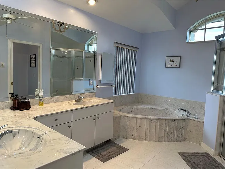 1238 Yorkshire St — Photo 22