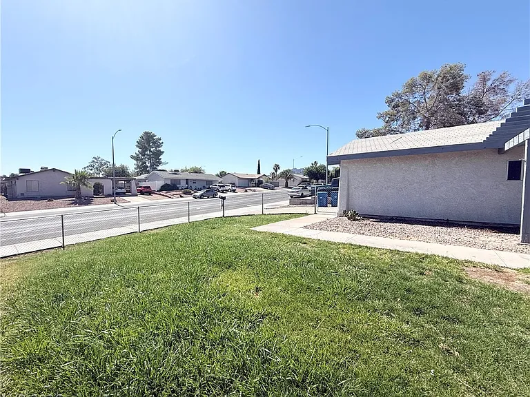 616 Greenway Rd — Photo 32