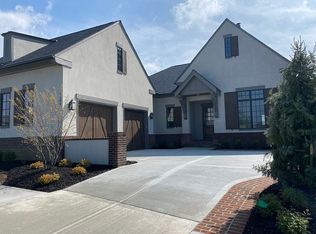 9349 Linden Reserve Dr, Prairie Village, KS 66207