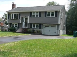 8 Morningside Dr, Billerica, MA 01821