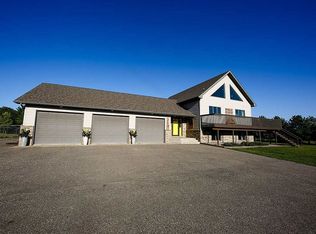 5602 11th St SE, Minot, ND 58701