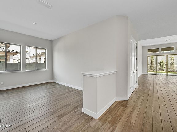 4th image of 1930 W HOLDEN Drive