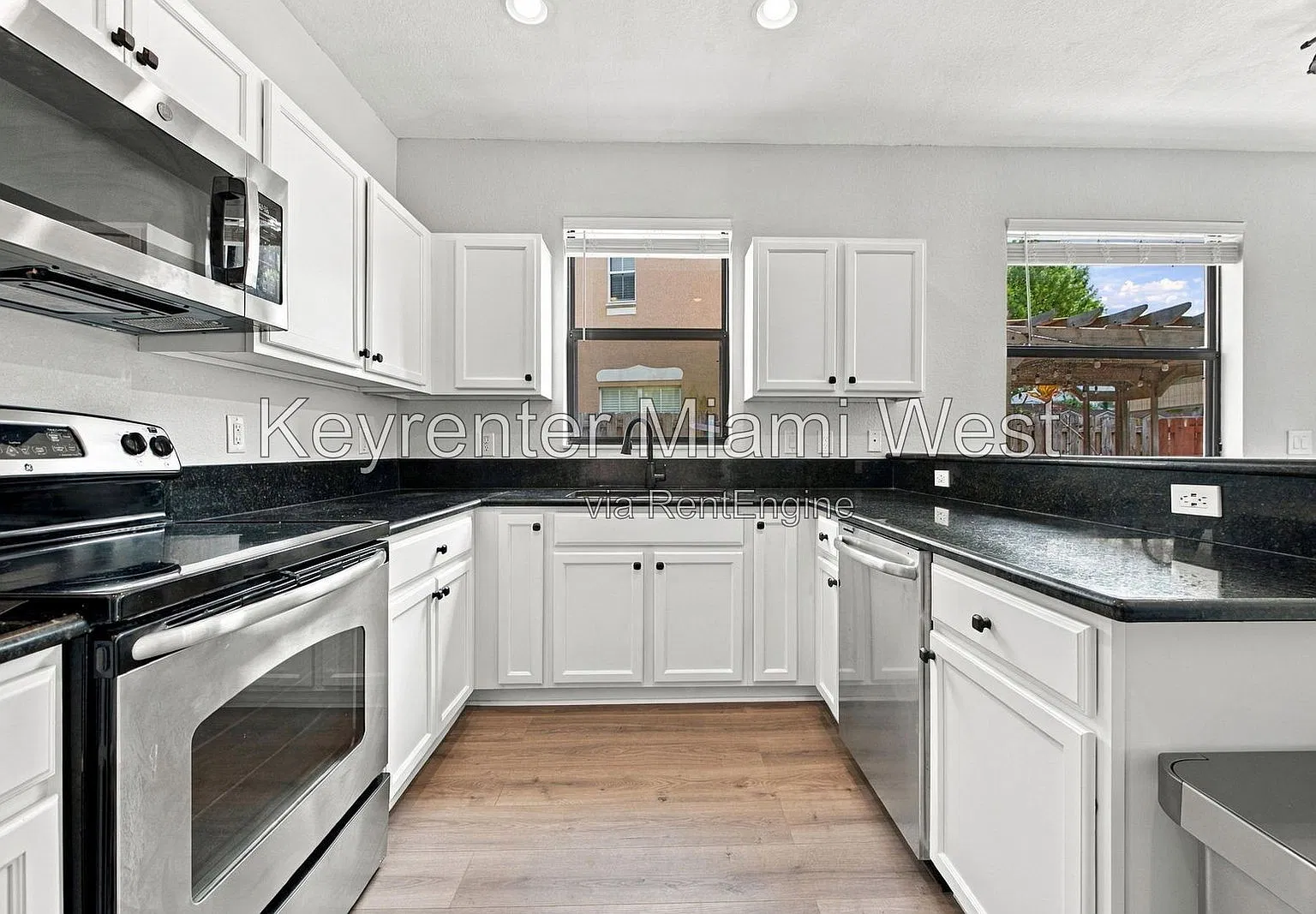 4 bed, 2.5 bath, 2122 sqft, $3,700 — Photo 4