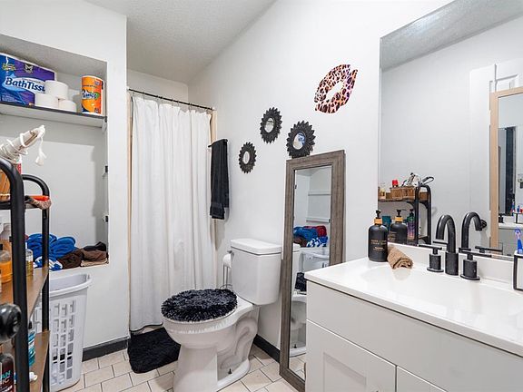 4th image of 1810 Cedar Hts
