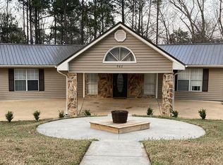 962 Karen Dr, Manchester, GA 31816