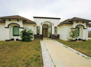2137 Sunset Dr, Zapata, TX 78076