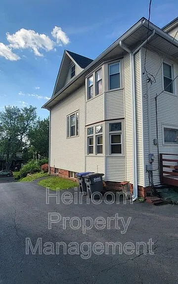 1817 E 1st St #3 — Photo 8
