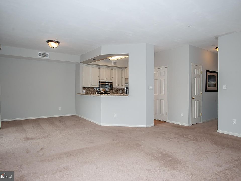 6954 Ellingham Cir Alexandria VA Zillow