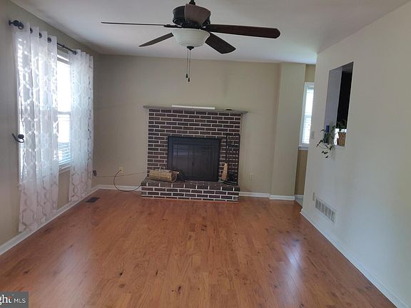 3rd image of 361 Donofrio Dr