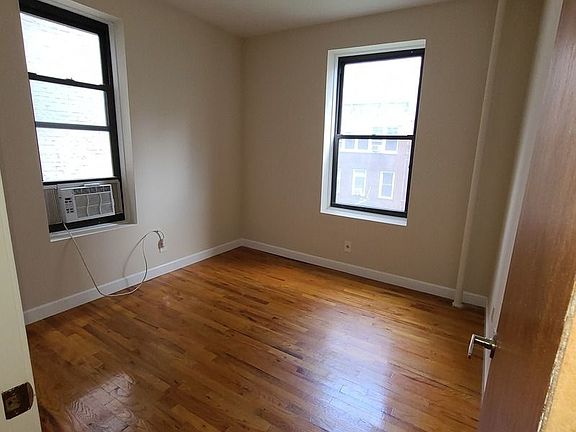 5th image of 164 E 33rd St APT 17