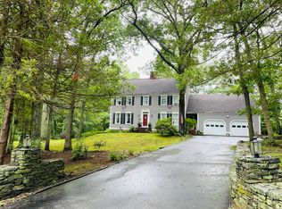 2 Boston Dr, Ledyard, CT 06339