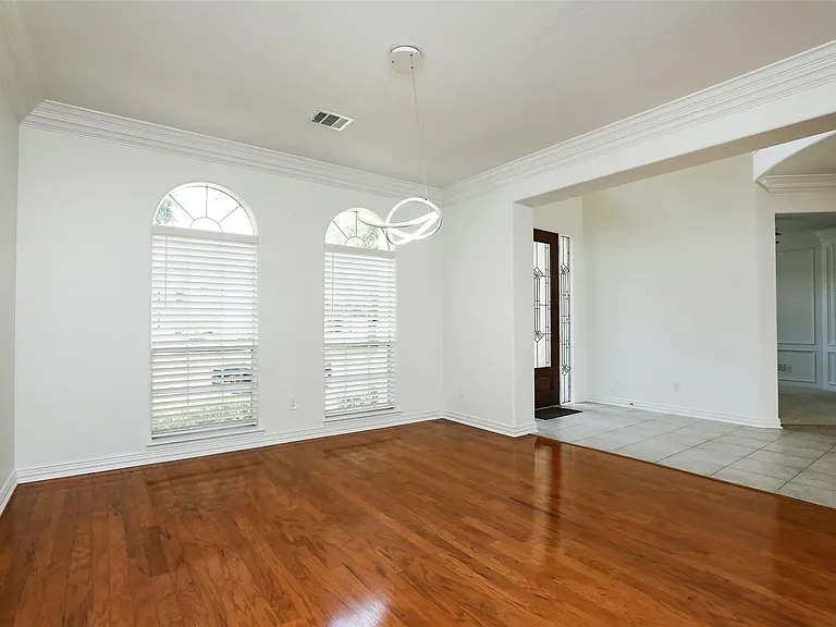 1715 Cottage Landing Ln — Photo 10