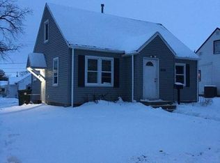 2001 W 7th St, Waterloo, IA 50702