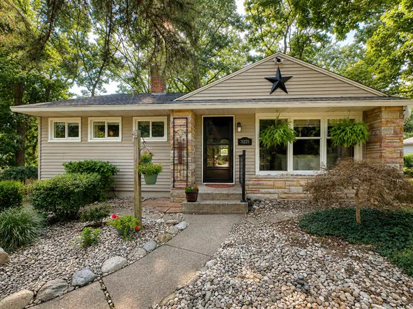3221 Virginia Ave, Kalamazoo, MI 49004