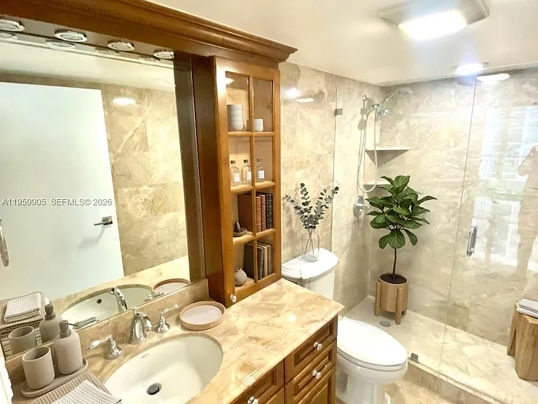 555 NE 15th St #26G — Photo 23