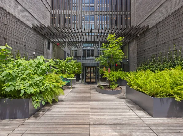 547 West 47th Street image 26 of 29