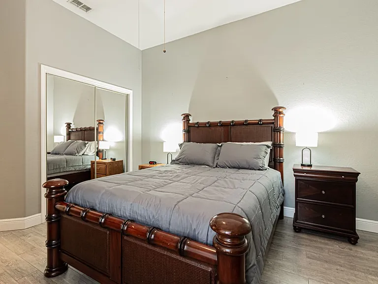 12855 Devonshire Lakes Cir — Photo 32