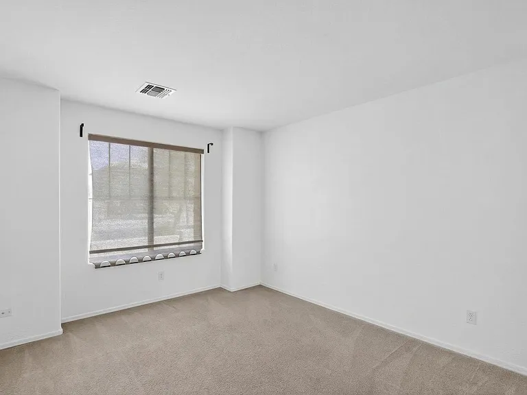 6550 S 44th Ave — Photo 19