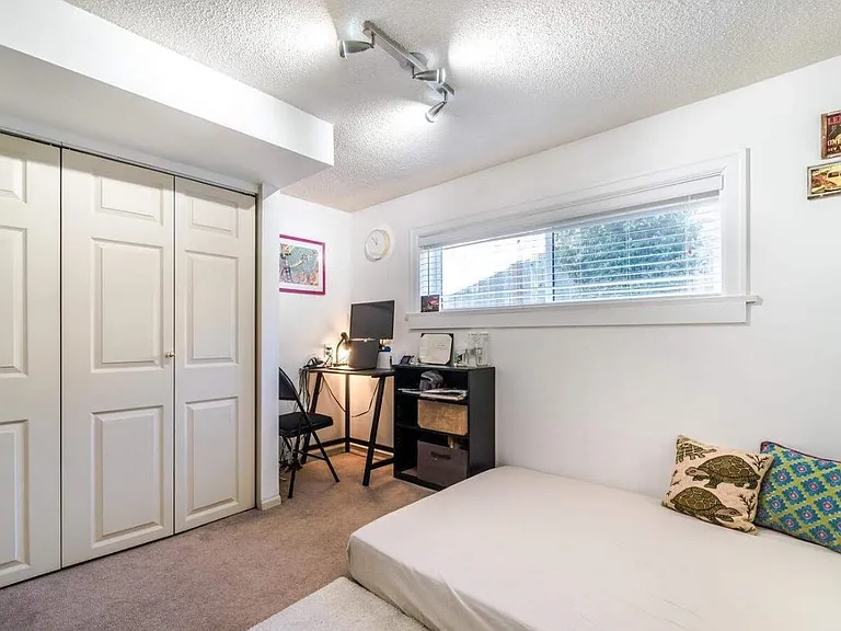 1090 Ruthina Ave — Photo 6