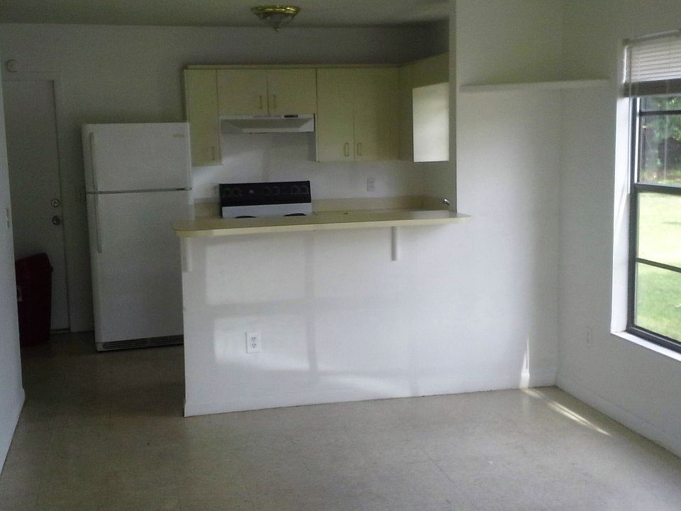 2nd image of 5193 SE Primrose Way