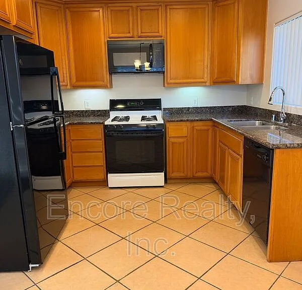 1377-1379 Monserate Ave #1379 MONSERATE AVE — Photo 1