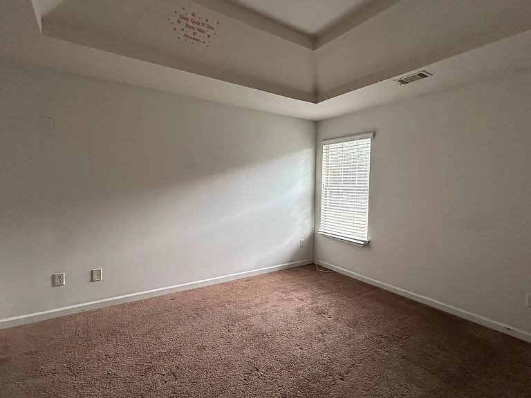 1040 Baltic Way — Photo 31