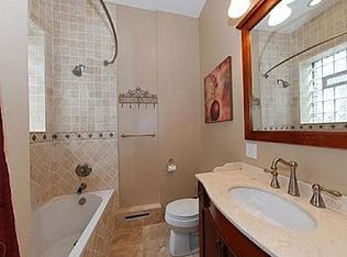 4419 N Racine Ave APT 3S, Chicago, IL 60640