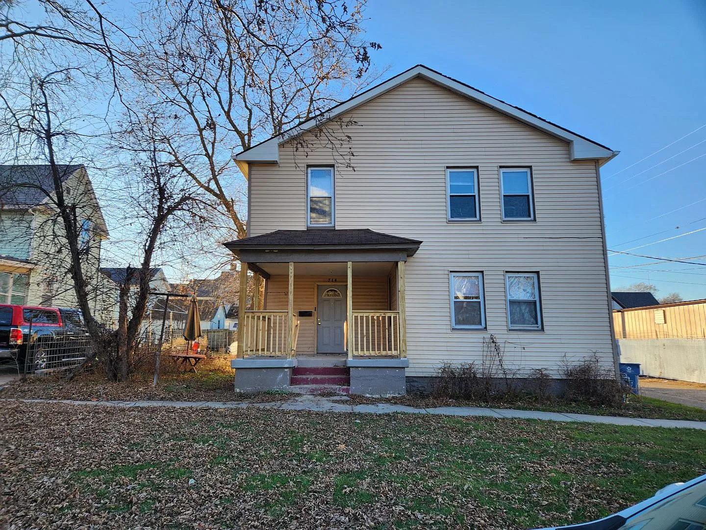 714 27th St photo 1