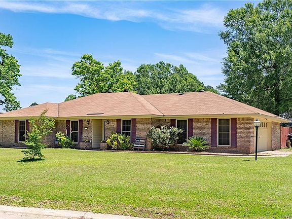 2nd image of 5 Woodfern Ln