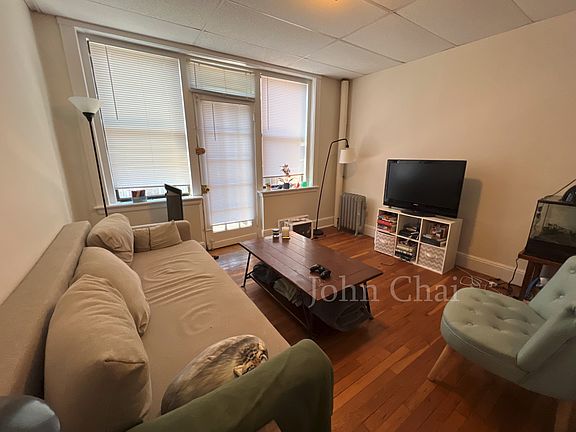 3rd image of 6 Carol Ave APT 5