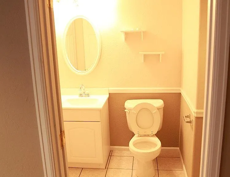 4911 Tarcoola Ln — Photo 32