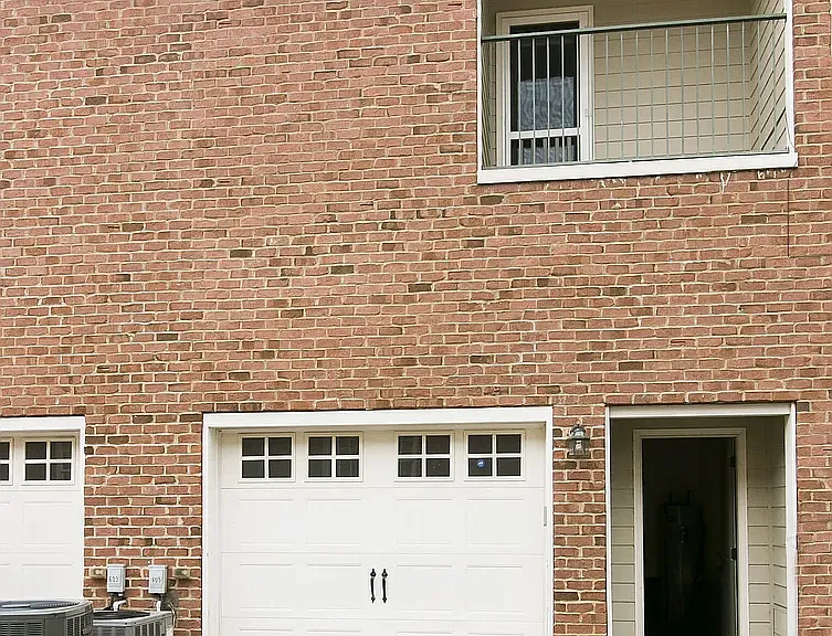 605 Anderson Dr — Photo 2