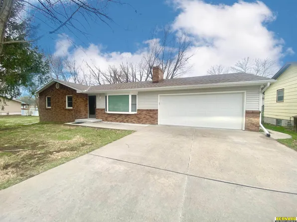 1229 N 14th St, Nebraska City, NE 68410
