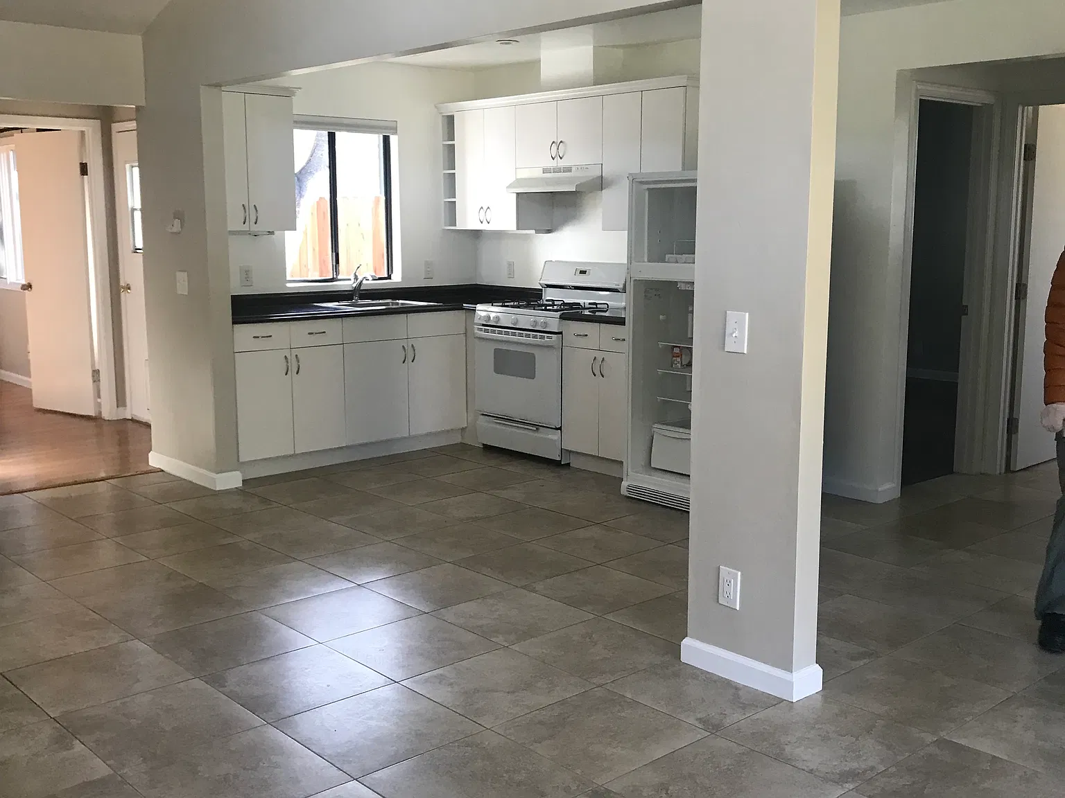 2 bed, 1150 sqft, $2,800 — Photo 4