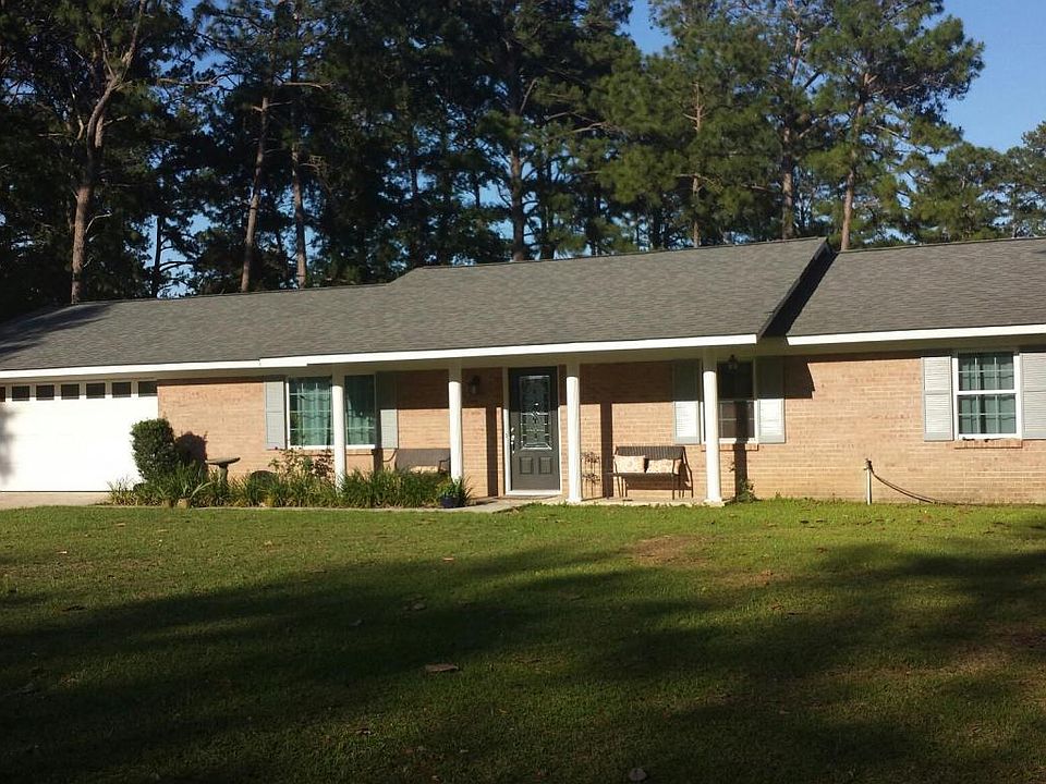 1st image of 2916 Wildwood Cres