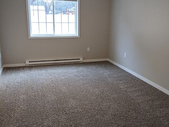 3rd image of 5032 E Hamilton Ave #18160357