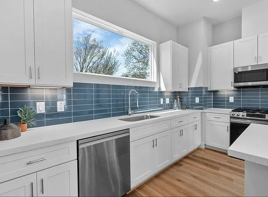 3 bed, 1886 sqft, $3,500 — Photo 3