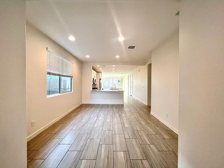 9214 W Roma Ave — Photo 24