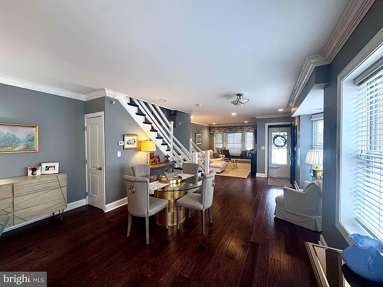 24 Thomas Ave — Photo 29