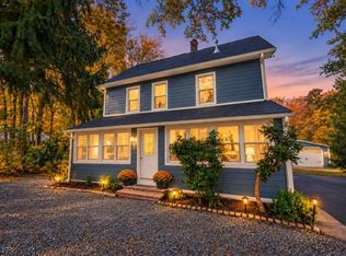 686 Meyersville Rd, Gillette, NJ 07933