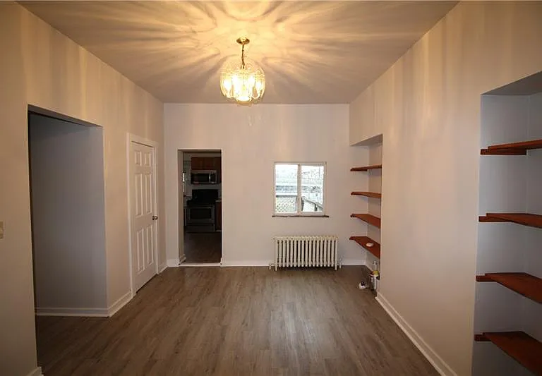 338 Ella St — Photo 4